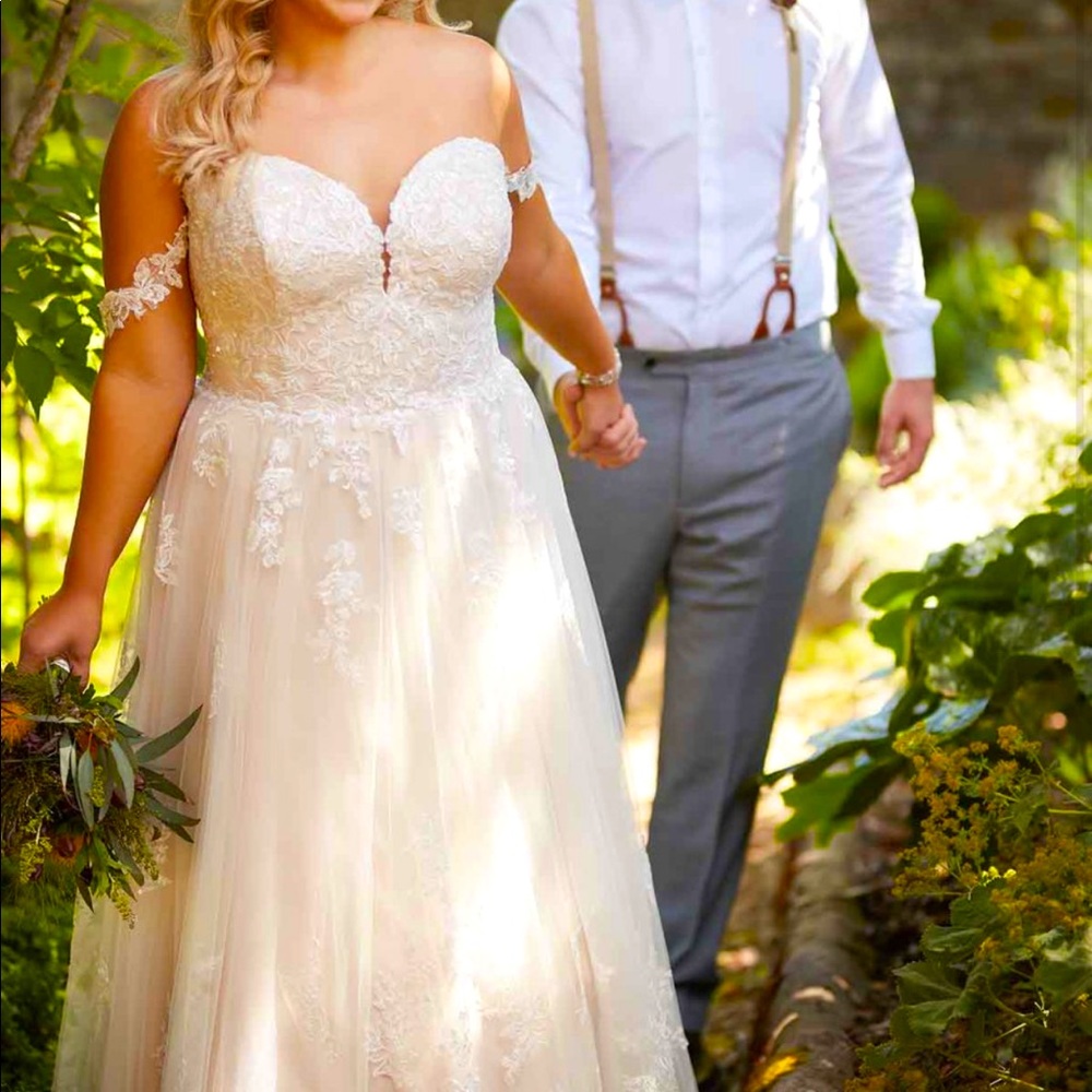 Essense of Australia D2537 Wedding dress